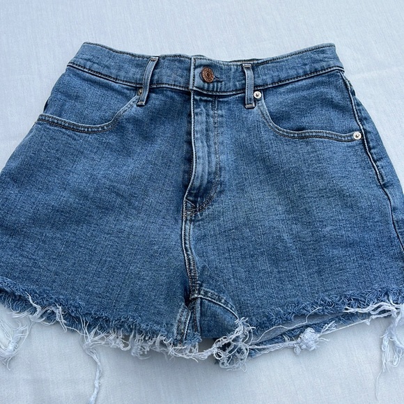 Express Denim Jean Shorts, size 6 - Picture 1 of 3